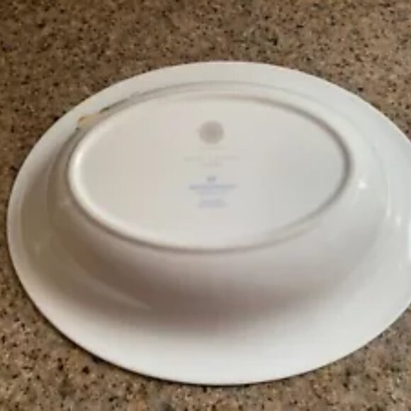 WEDGEWOOD Petal Lattice Ecru 9-3/4”x7-3/4”x2” Oval Vegetable Serving Bowl White - Picture 3 of 4